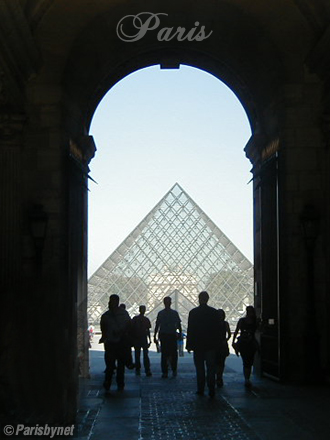 Le Louvre, pyramide